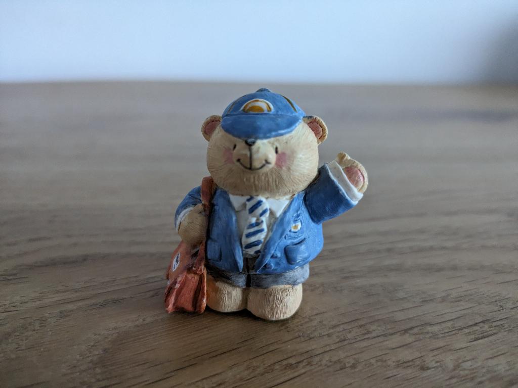 Forever Friends beeldje (beertje postbode), Ophalen of Verzenden, Zo goed als nieuw, Beeldje, Forever Friends