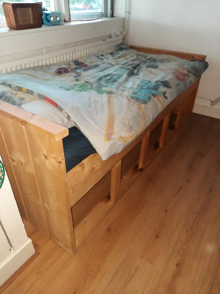 Bed van stijgerhout, Huis en Inrichting, Tafels | Salontafels, 50 tot 100 cm, Rechthoekig, Ophalen