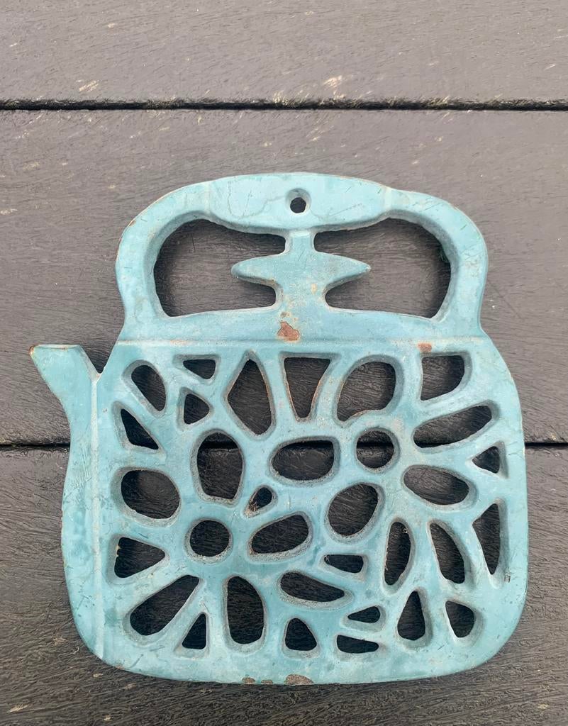 2 Metalen gietijzeren onderzetters theepot, Antiek en Kunst, Curiosa en Brocante, Ophalen of Verzenden