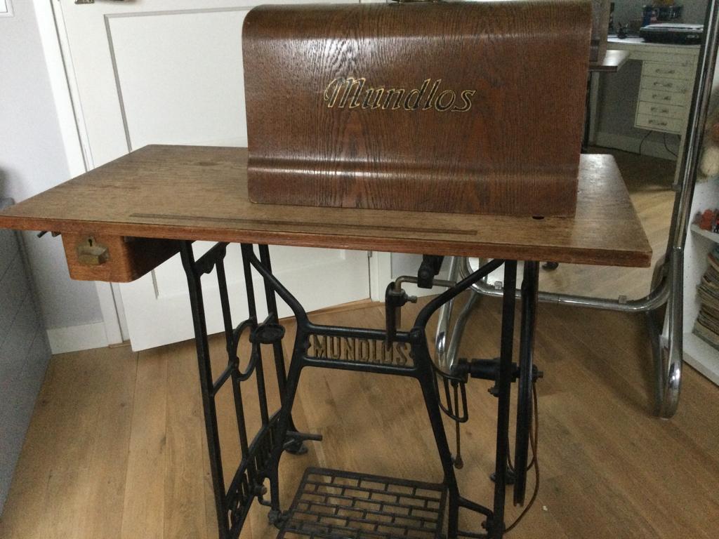 Oude naaimachine gietijzer onderstel Mundlos, Antiek en Kunst, Ophalen