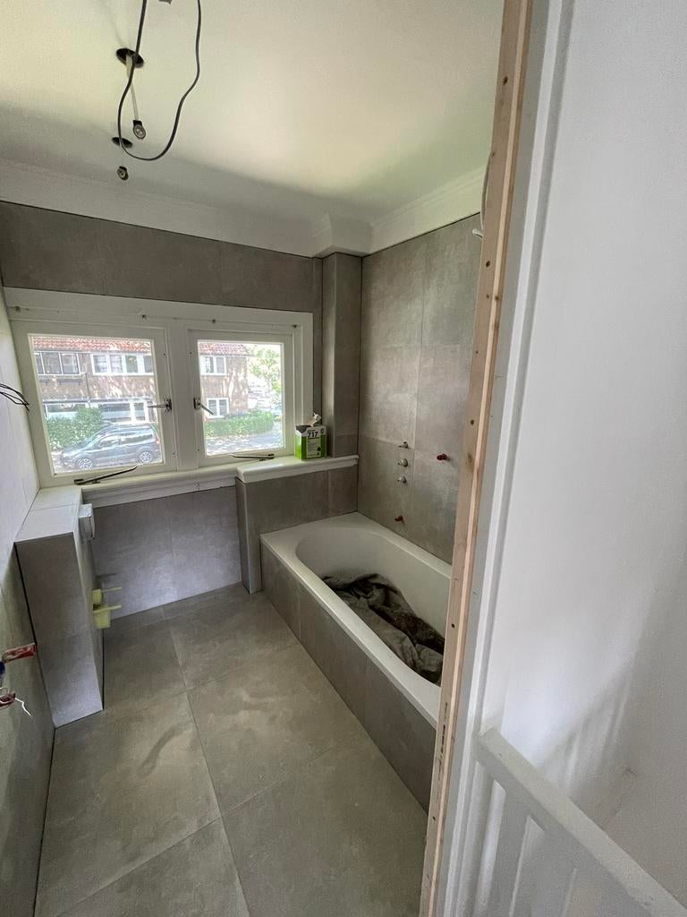 Tegelzetter 35 jaar ervaring. Ook voor complete wc/ badkamer, Garantie, Mozaïek