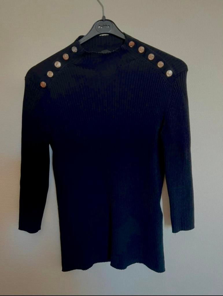 Maje zwarte coltrui met gouden knopen maat 3, Kleding | Dames, Truien en Vesten, Ophalen of Verzenden, Zo goed als nieuw, Maat 38/40 (M)