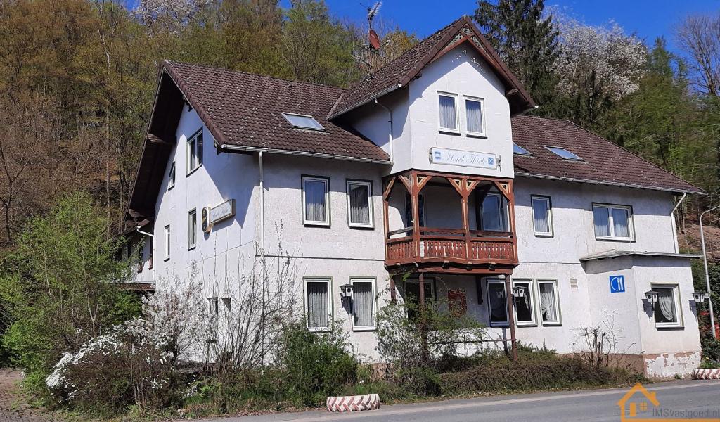 Karakteristiek hotel in natuurrijke omgeving, Huizen en Kamers, Overige soorten, 20 kamers, Duitsland, 710 m²
