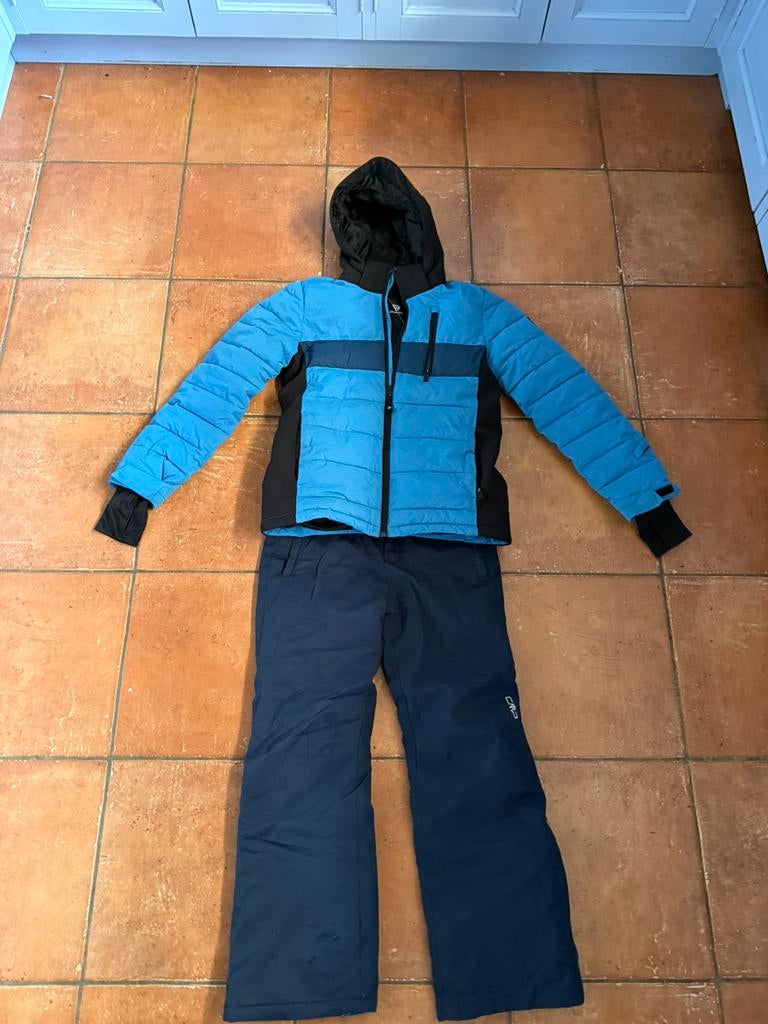 Leuk en weinig gebruik ski jas ski broek maat 152, Ophalen of Verzenden, Zo goed als nieuw, Jongen, Broek