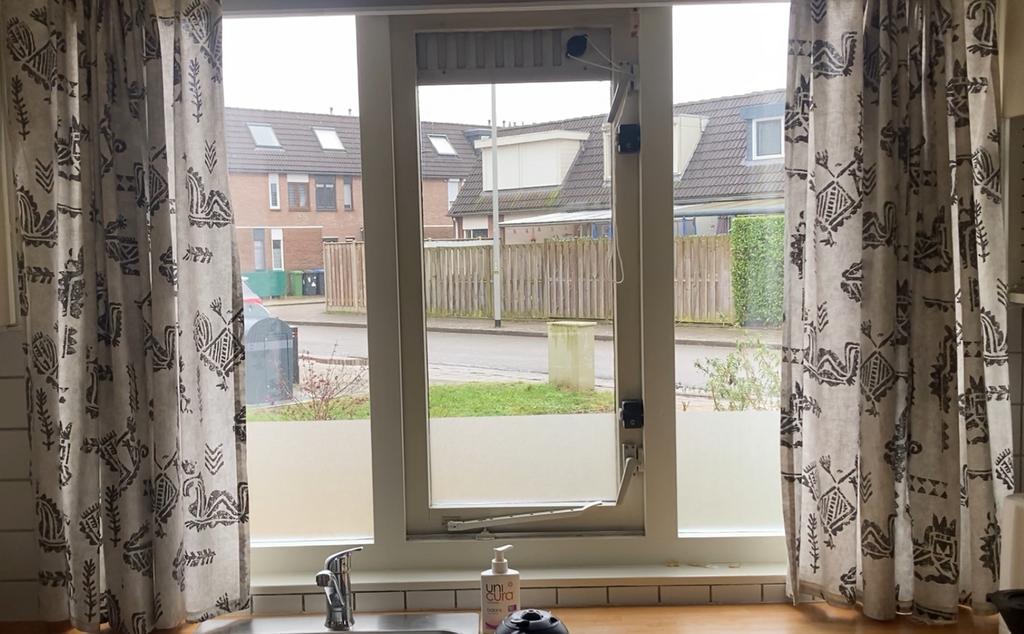 Elektrische Gordijn(rails) internet en handbediend - 180 cm, Huis en Inrichting, Stoffering | Gordijnen en Lamellen, Ophalen, 200 cm of meer