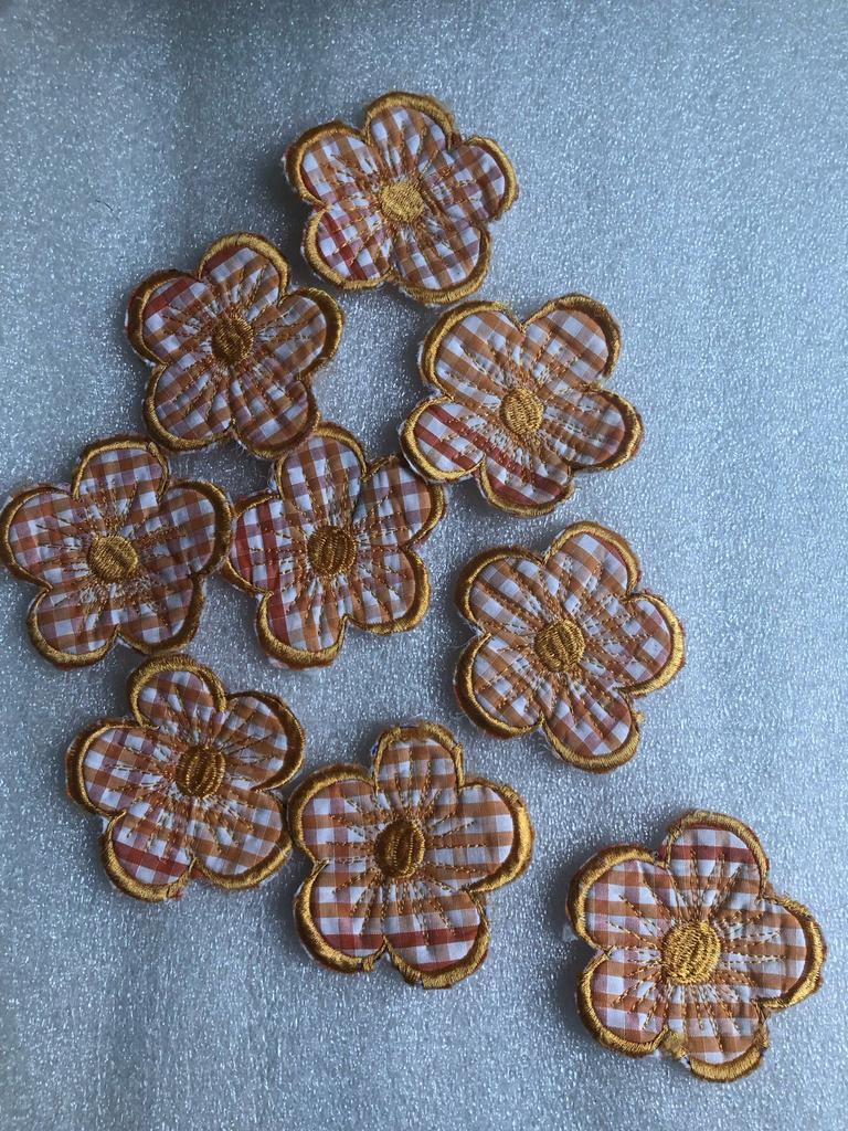 Applicatie bloem x 9 stuks ~ geel - 7 cm groot, Hobby en Vrije tijd, Naaien en Fournituren, Ophalen of Verzenden, Zo goed als nieuw