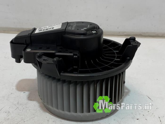 Kachel Ventilatiemotor van een Toyota Auris, Gebruikt, -, -, Ophalen of Verzenden