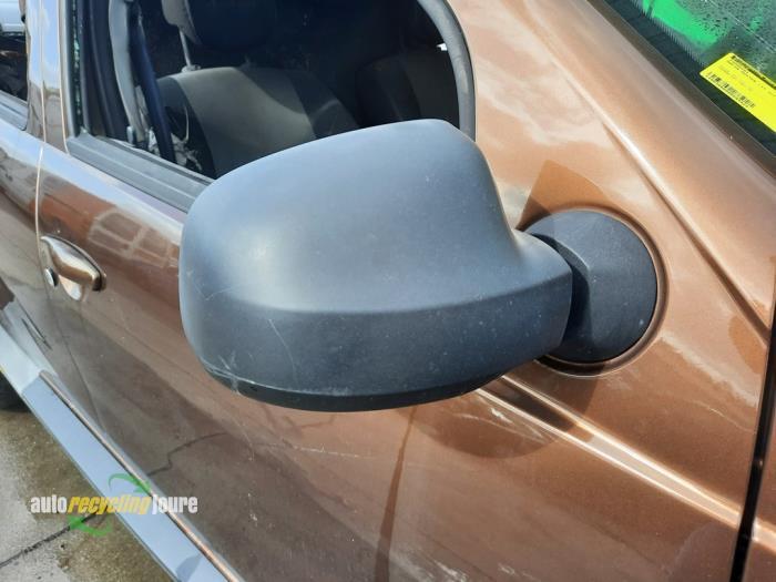 Buitenspiegel rechts van een Dacia Duster, Dacia, Gebruikt, -, -