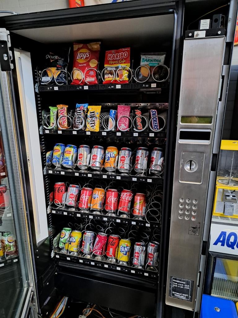 Combi automaat met lift gekoeld, Ophalen, Gebruikt