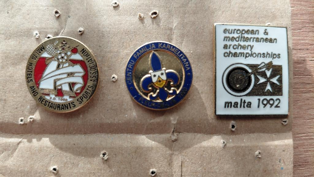 Speldjes/pin Malta, Verzamelen, Verzenden, Zo goed als nieuw, Overige onderwerpen, Speldje of Pin