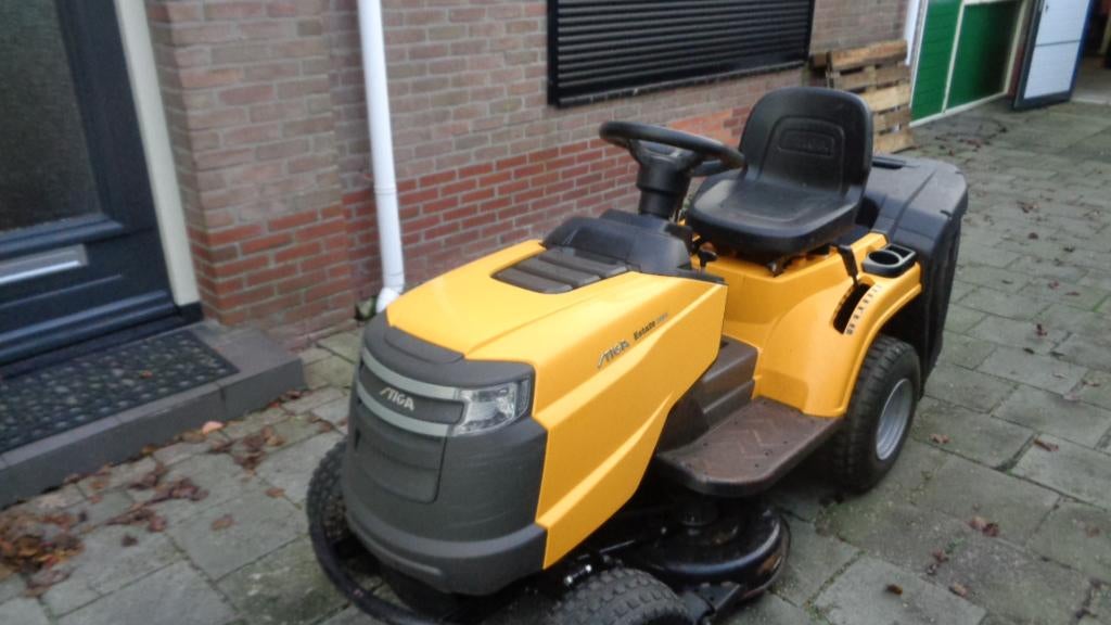 wegens inruil stiga zitmaaier met vangbak  hydrostaat, Ophalen, Gebruikt, Nederland, Info@c-vin.com