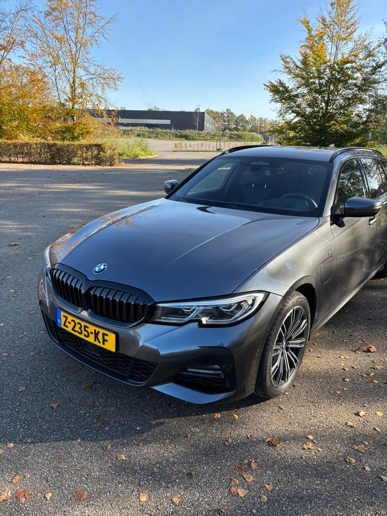 BMW 3-Serie 330e 292pk Aut 2020 Grijs, Auto's, BMW, Automaat, 1998 cc, Achterwielaandrijving, 4 cilinders