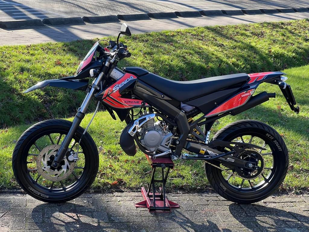 Derbi Senda Extreme | 2015 | maar 1000KM, Ophalen, 6 versnellingen, Maximaal 45 km/u, Zo goed als nieuw