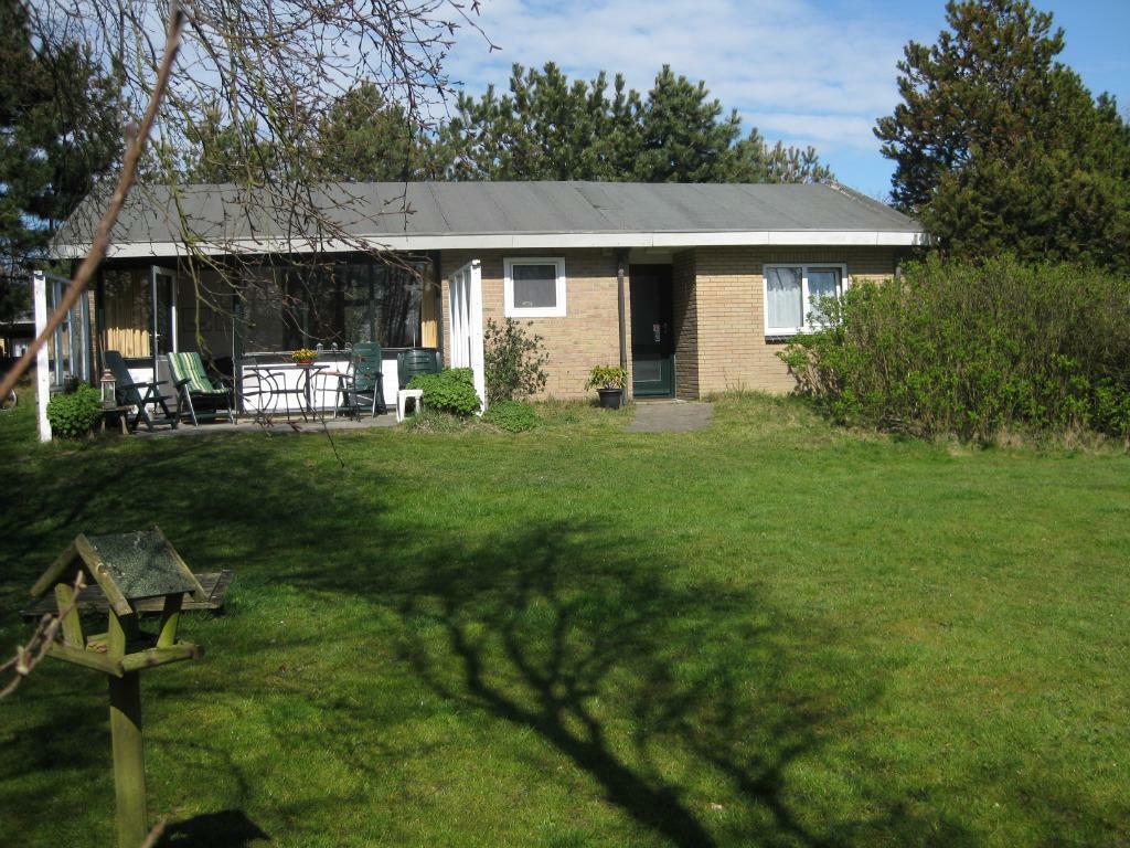 Foto 3 van Fijne bungalow op Ameland, Buren, 5 min. van zee en duinen