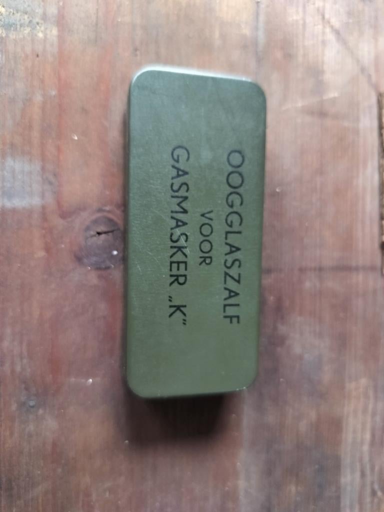 Oogzalf voor gasmasker leger - klein blikje, Verzamelen, Ophalen of Verzenden, Landmacht, Nederland, Overige typen