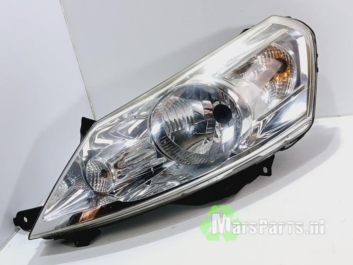 Koplamp links van een Fiat Scudo