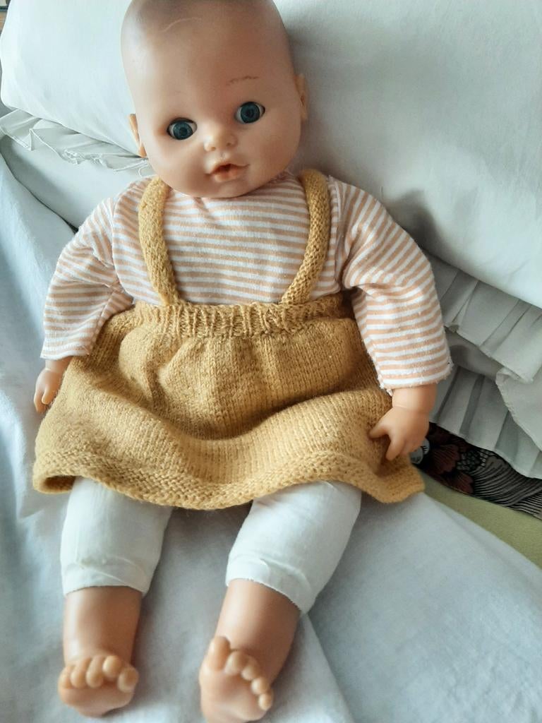 Vintage Pop met Handgemaakt Gebreid Rokje - 41cm, Ophalen of Verzenden, Gebruikt, Babypop