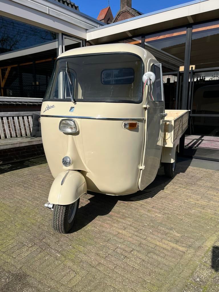 Piaggio Ape ad1t