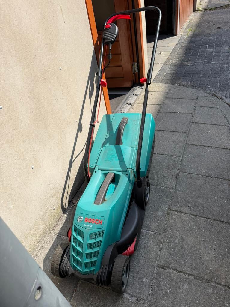 bosch rotak 32 grasmaaier, Tuin en Terras, Grasmaaiers, Ophalen, Zo goed als nieuw