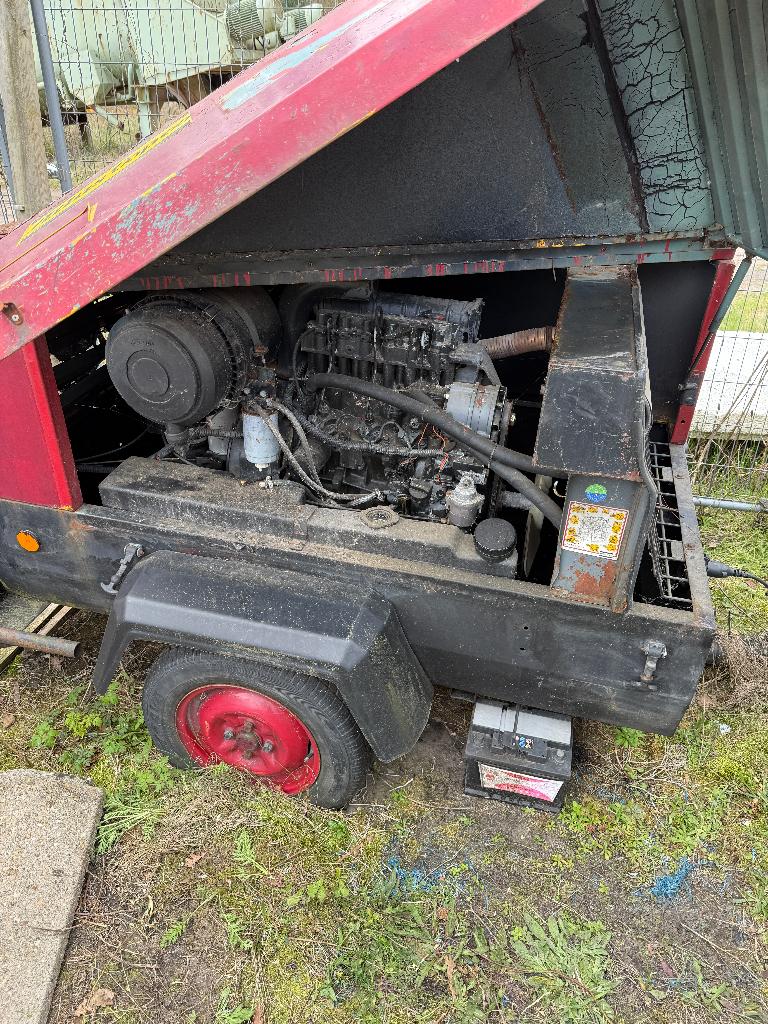 Compressor Atlas Copco op aanhangwagen, Doe-het-zelf en Verbouw, Compressors, Gebruikt, 10 bar of meer, 25 tot 100 liter, 200 tot 400 liter/min