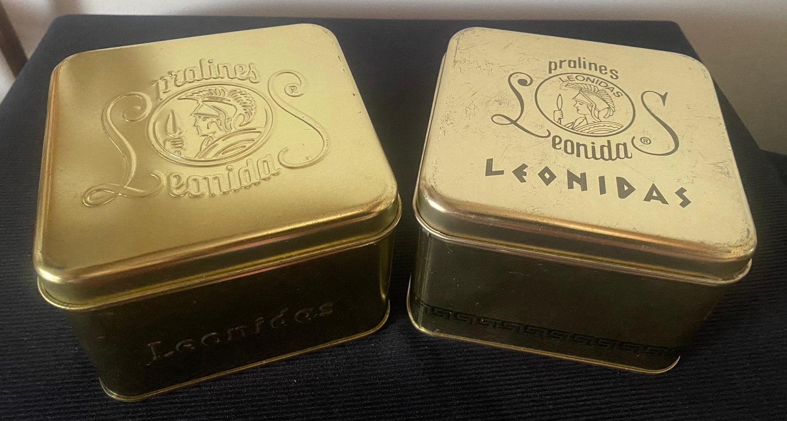 2 Verschillende blikjes van Leonidas Pralines. 11x11x7,5 cm, Ophalen of Verzenden, Zo goed als nieuw, Overige, Overige merken