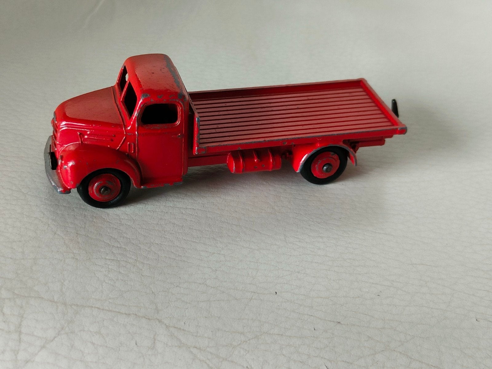 Dinky Toys 422 Fordson Thames platte vrachtwagen -, Ophalen of Verzenden, Gebruikt, Bus of Vrachtwagen, Dinky Toys