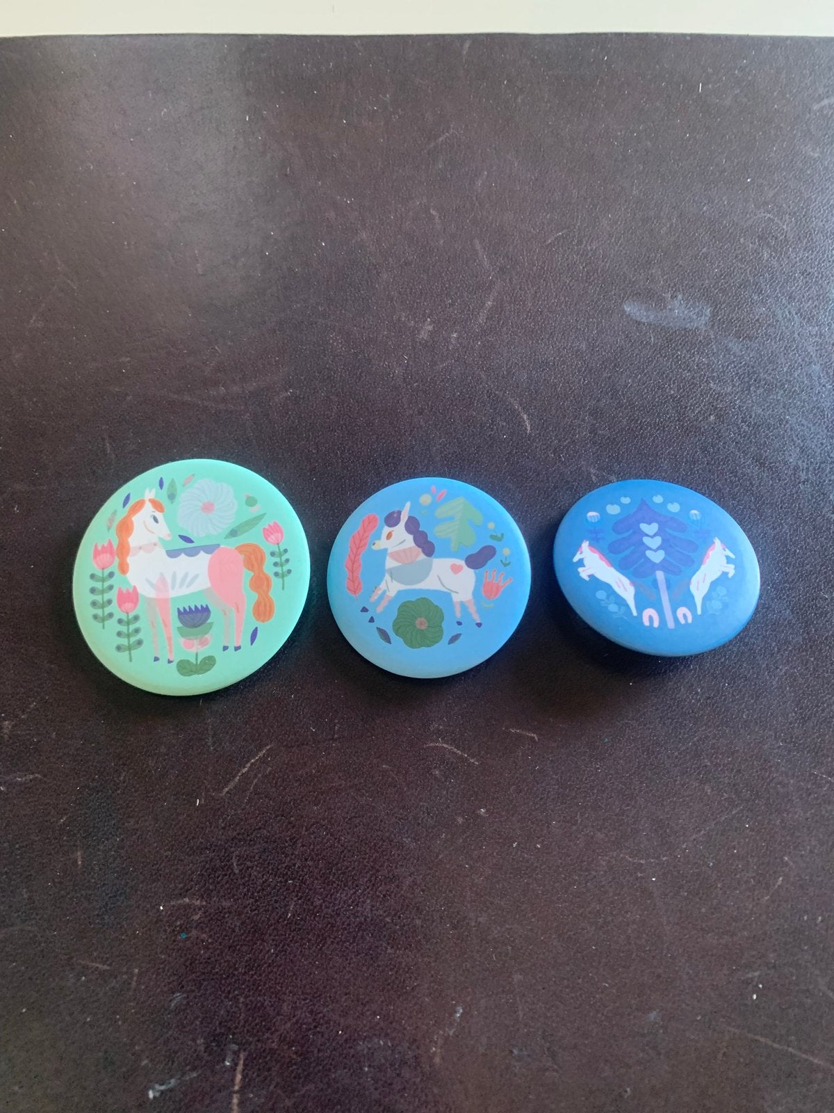Leuke kinder pins voor op kleding - Eenhoorn thema, Verzamelen, Ophalen of Verzenden, Zo goed als nieuw, Figuurtje, Speldje of Pin