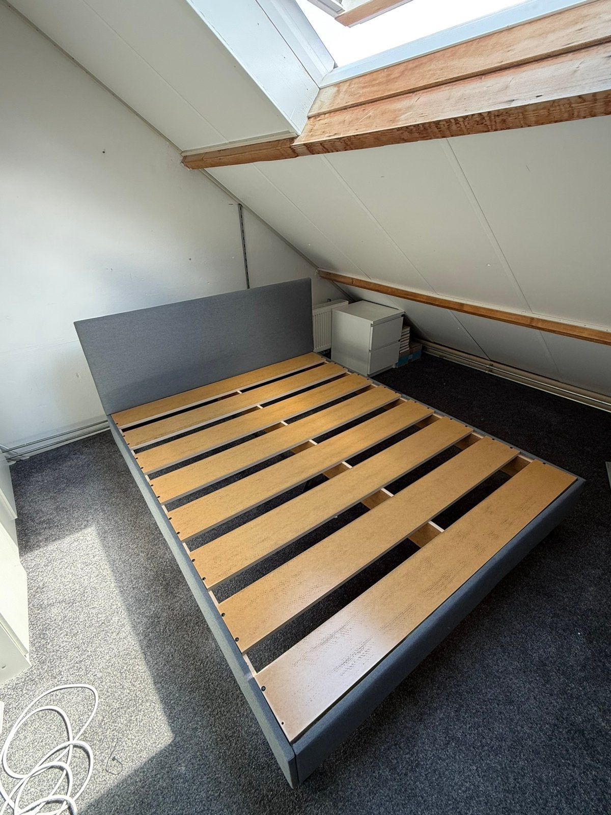 Ikea bed kleur grijs, Ophalen, Tweepersoons, Zo goed als nieuw, 200 cm