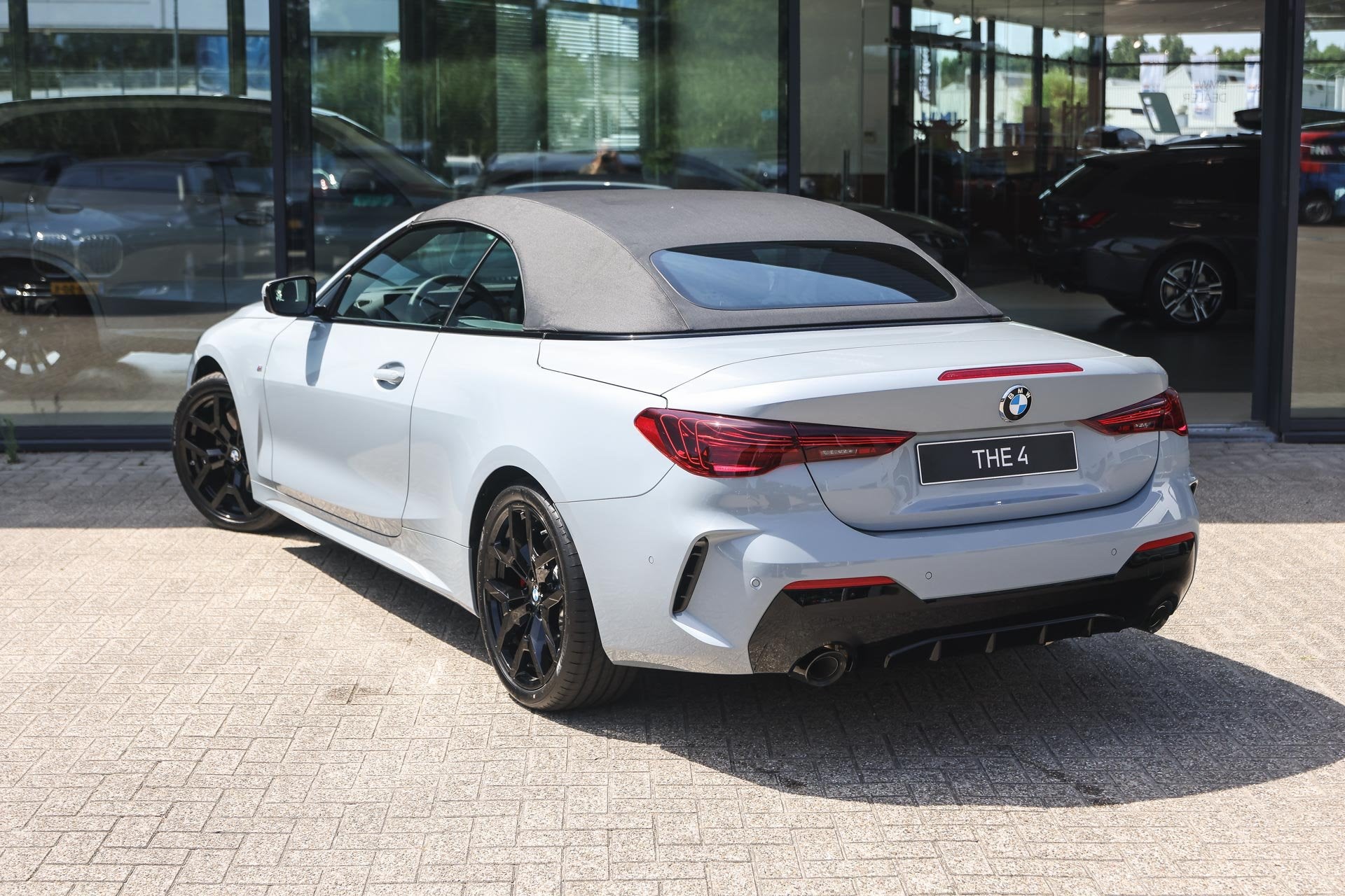 BMW 4 Serie Cabrio 420i M Sport Automaat / Trekhaak / Adapti, Automaat, Cabriolet, 4 stoelen, Leder