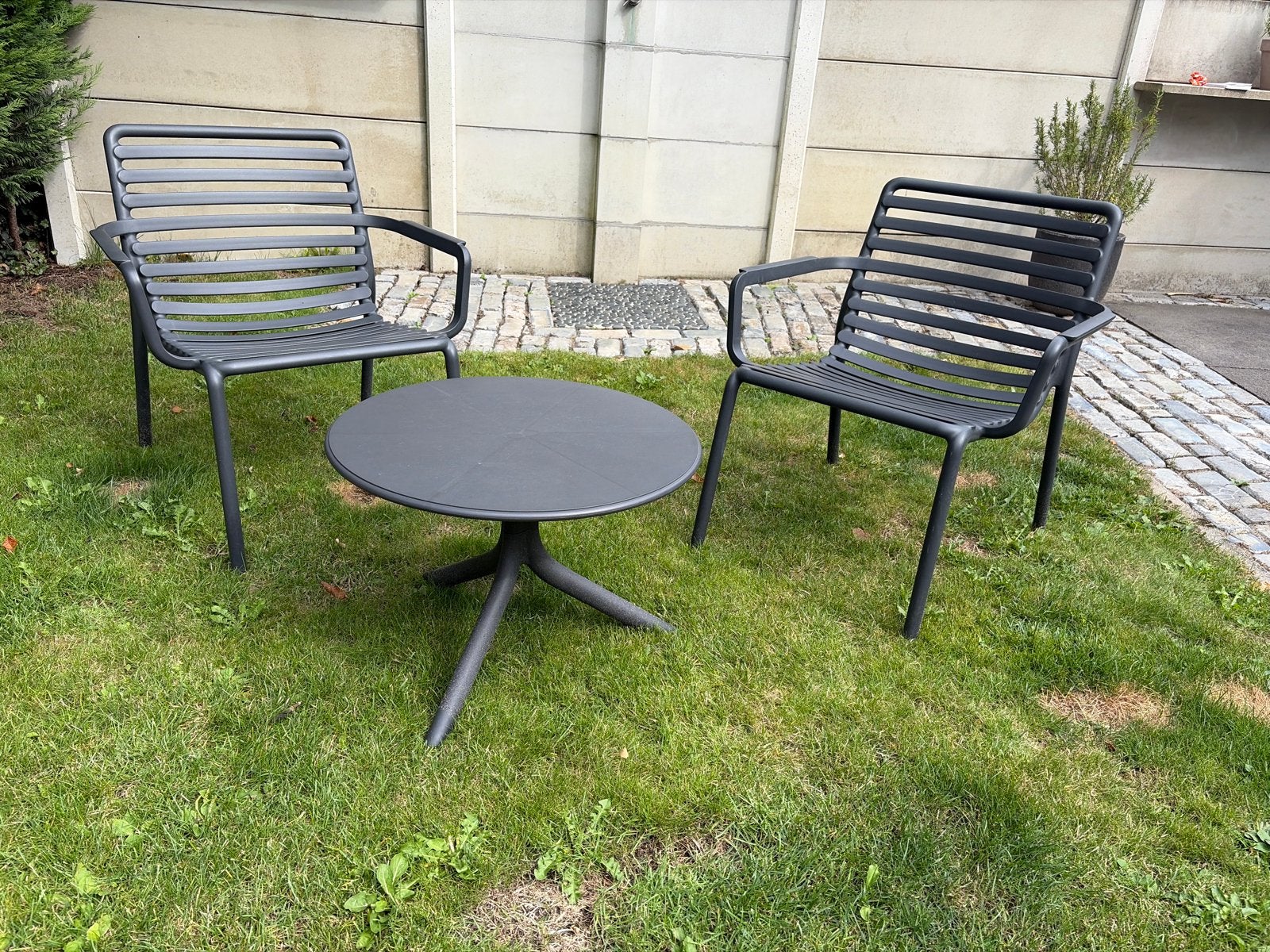 Nardi Relax Kunststof Tuinstoelen - Set van 2 + tafel, Tuin en Terras, Ophalen of Verzenden, Zo goed als nieuw, Kunststof