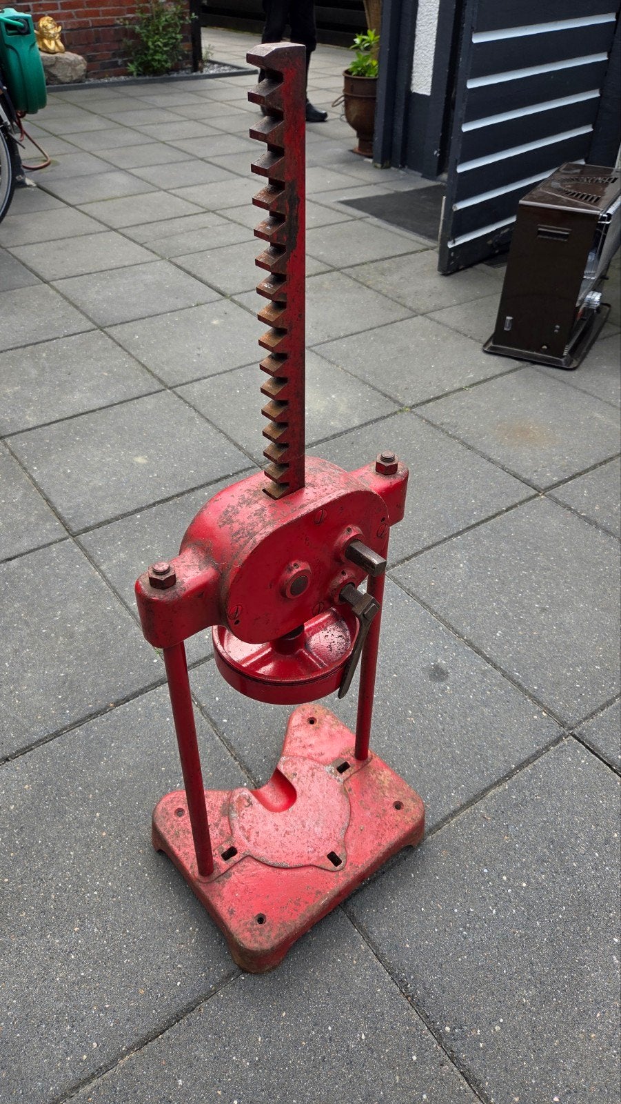 Alexanderwerk, Ophalen