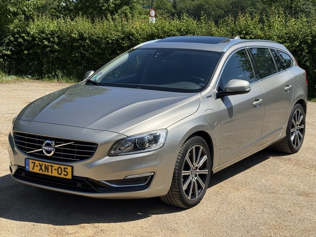 Volvo V60 2.4 D6 AWD Plug-in Summum *LEDER/XENON/NAVI, Auto's, Zwart, Bruin, 11 kWh, Te koop