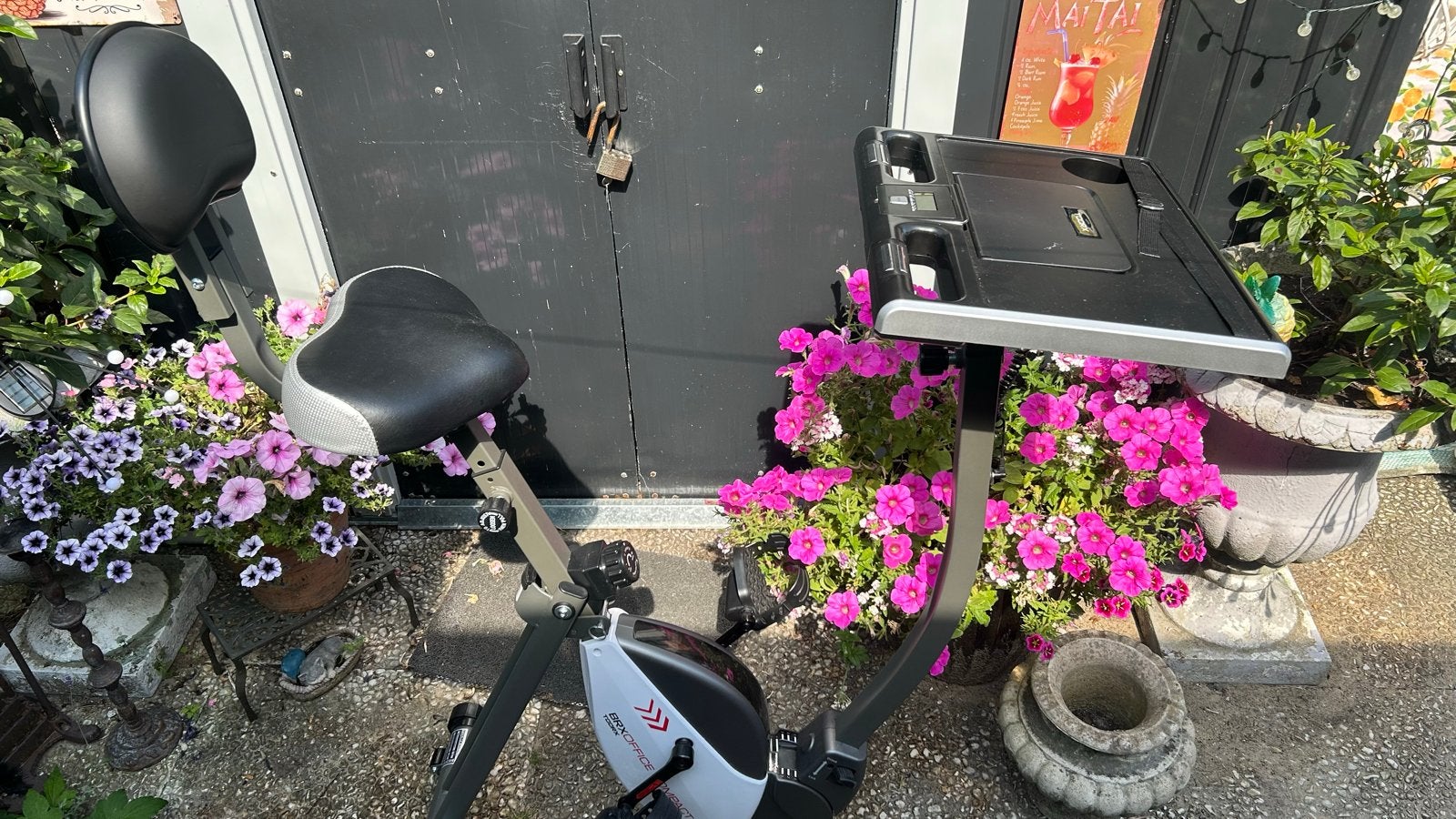 Zgan deskbike - Ergonomische bureaufiets met tafelblad, Ophalen, Zo goed als nieuw, Metaal, Benen