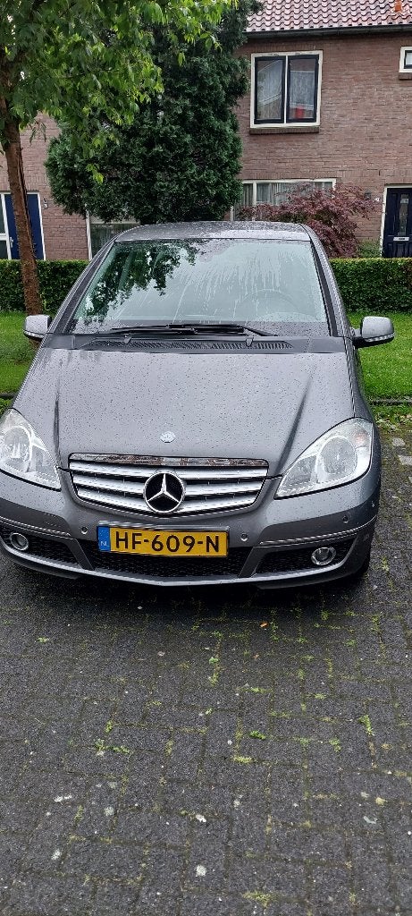 Mercedes-Benz A-Klasse 1.5 A160 Avant Garde, Auto's, Voorwielaandrijving, Zwart, Leder en Stof, 49 €/maand