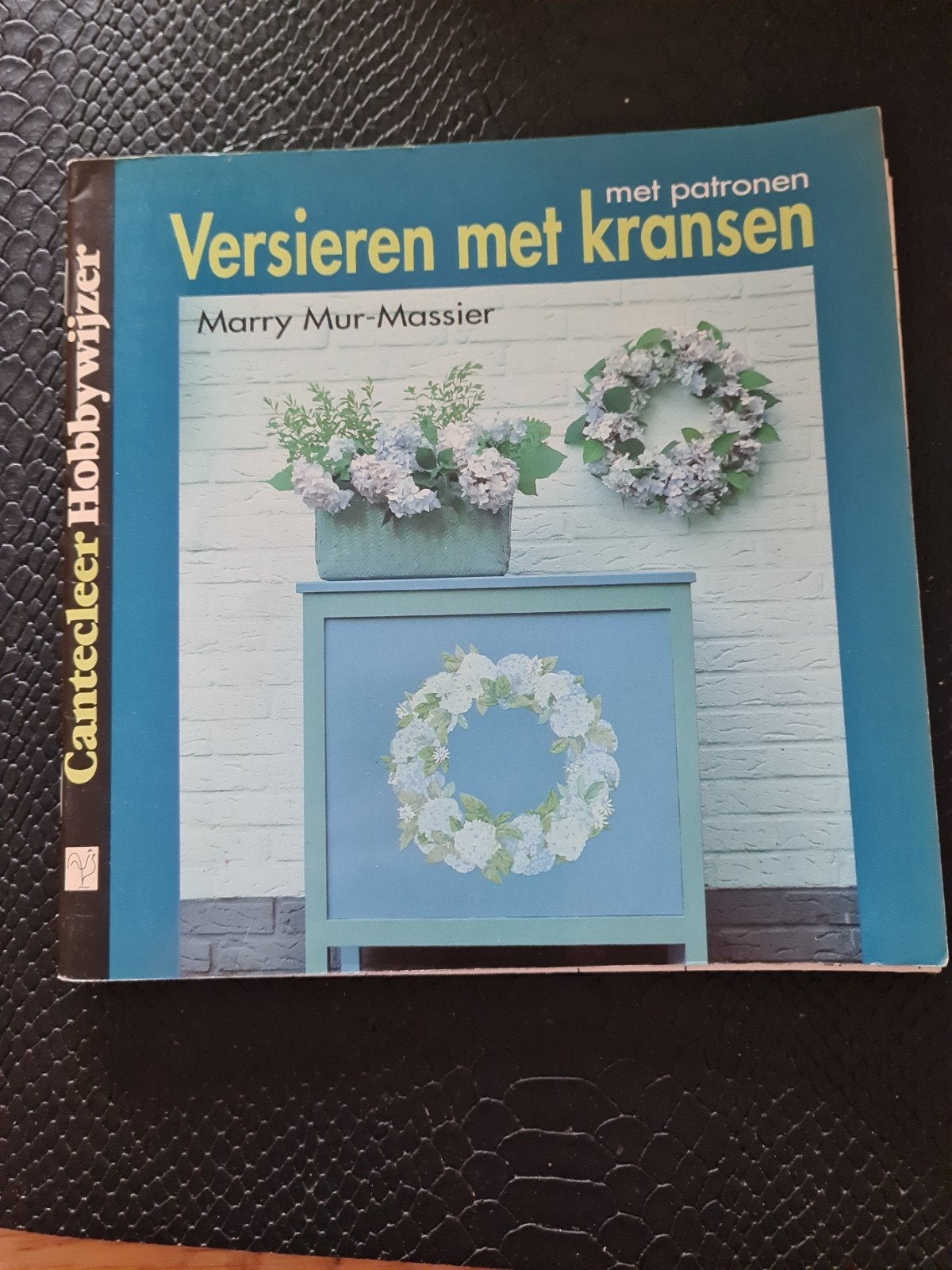 M. Mur-Massier - Versieren met kransen, Ophalen of Verzenden, Zo goed als nieuw, M. Mur-Massier