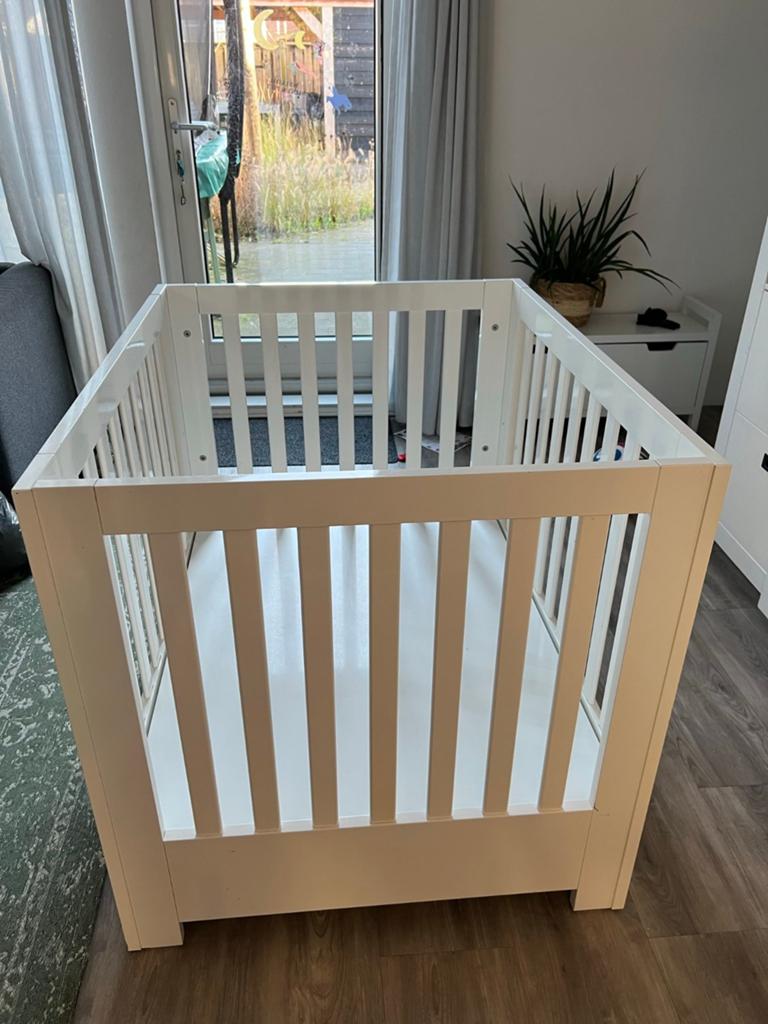Witte zware kwaliteit baby box met lade, Kinderen en Baby's, Boxen, Ophalen, Gebruikt, Rechthoekig, Lade