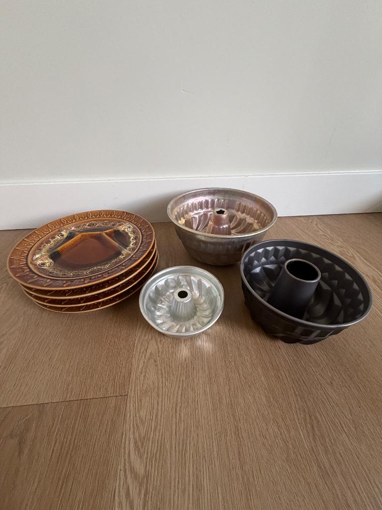 Bakvormen en borden, Ophalen