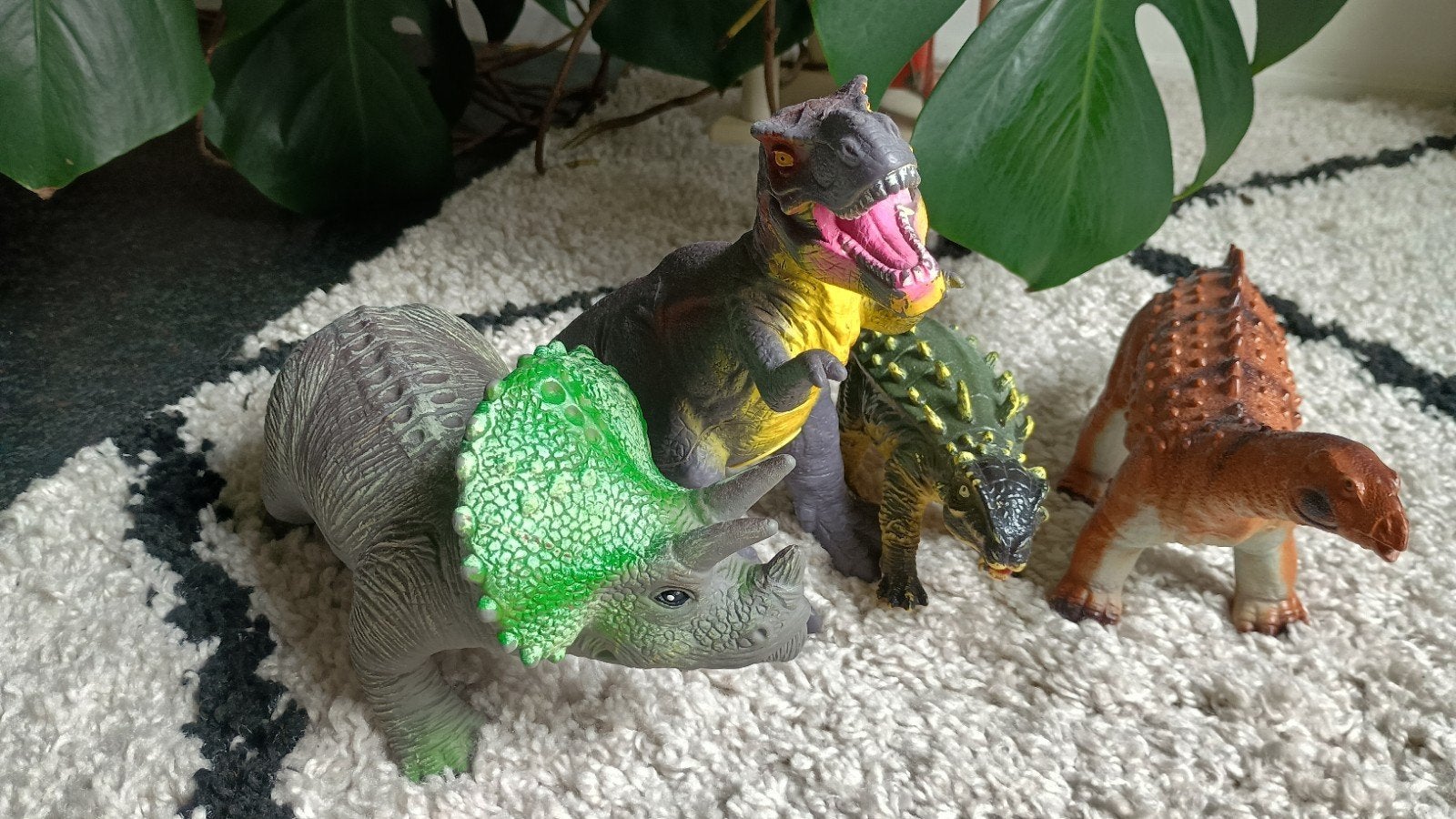 Dinosaurus speelgoed set - €10,- alleen 13 augustus, Ophalen of Verzenden, Gebruikt