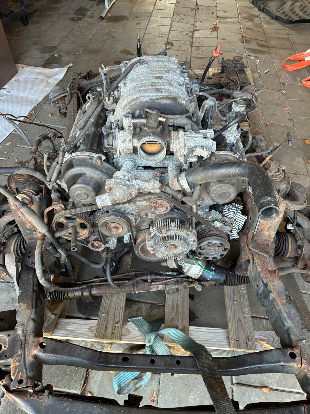 Toyota Landcruiser UZJ100, v8 motor+autom+ complete voorkant, Ophalen, Toyota