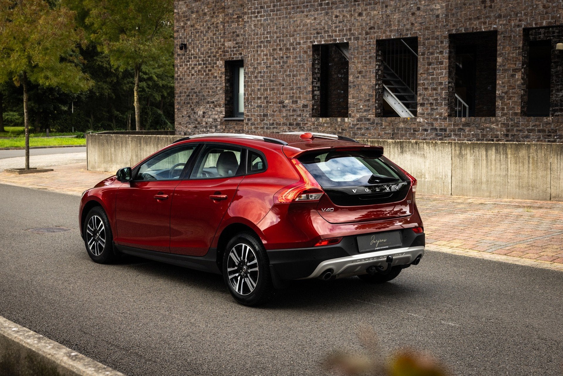 Volvo V40 Cross Country 2.0 T3 Momentum (150pk) LED Standkac, Auto's, Voorwielaandrijving, Dealer onderhouden, Gebruikt, 4 cilinders