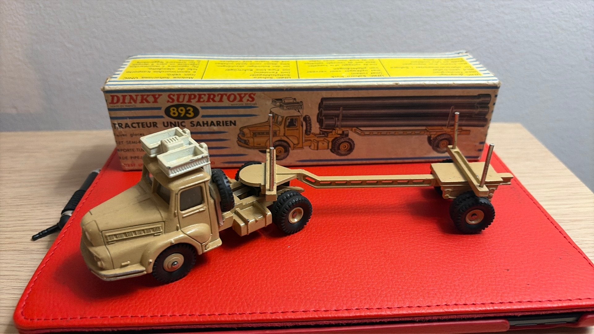 Dinky Supertoys Tracteur Unic Saharien 893 made in France, Verzenden