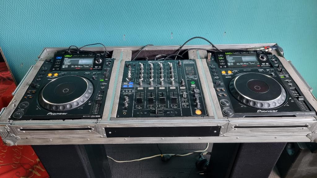 Pioneer CDJ2000 & DJM800 incl flightcase en bekabeling, Muziek en Instrumenten, Dj-sets en Draaitafels, Ophalen, Gebruikt, Dj-set