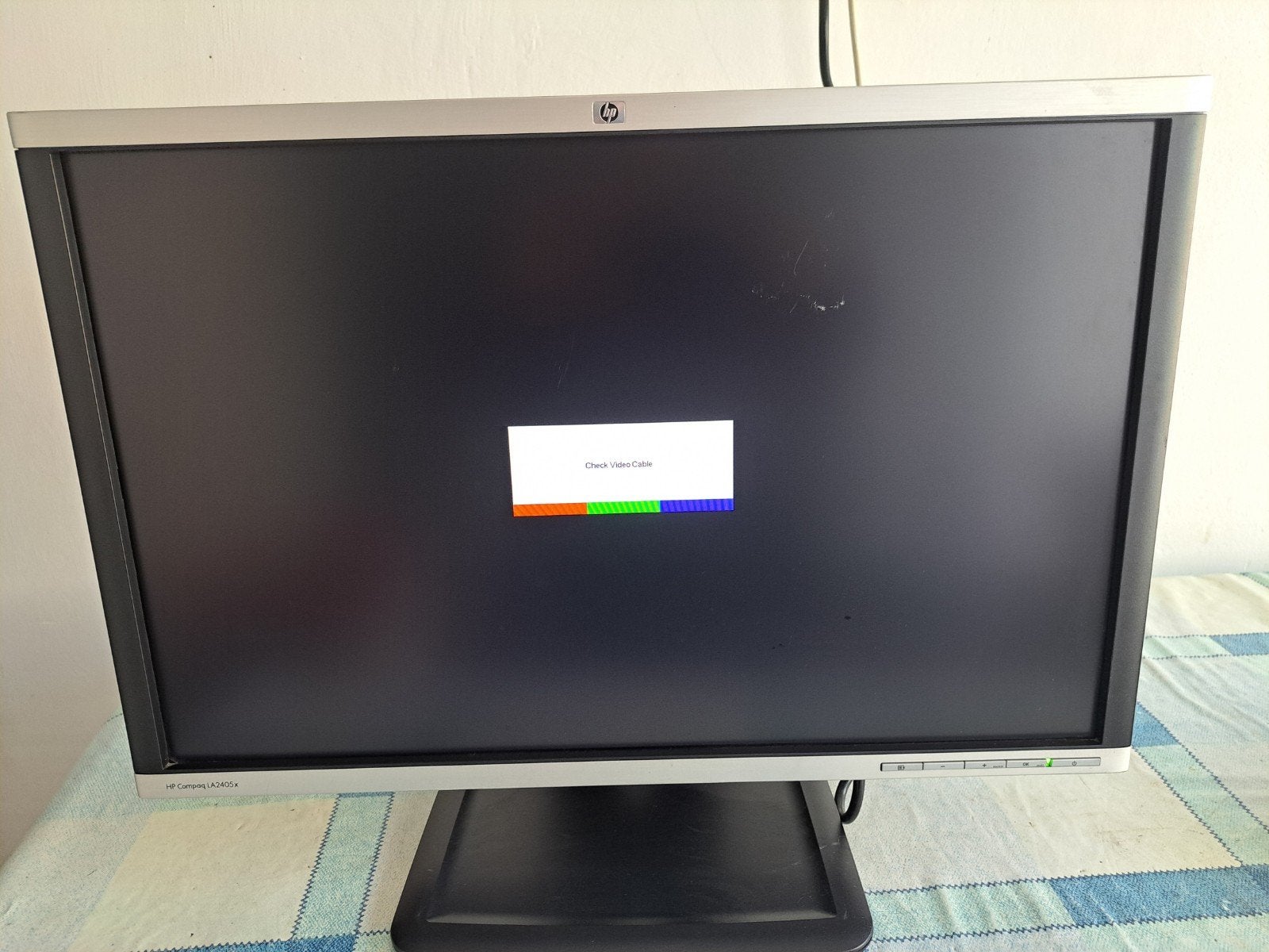 HP LA2405 X grote monitor, Computers en Software, Ophalen of Verzenden, Zo goed als nieuw, 60 Hz of minder