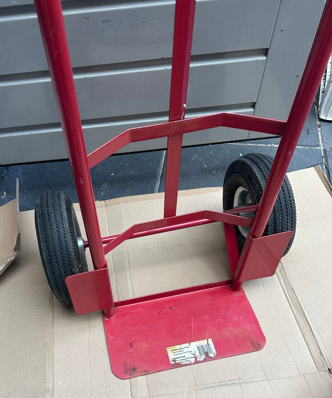 Steekwagen met luchtbanden - Ideaal voor zware objecten, Doe-het-zelf en Verbouw, Ophalen of Verzenden, Gebruikt, Steekwagen