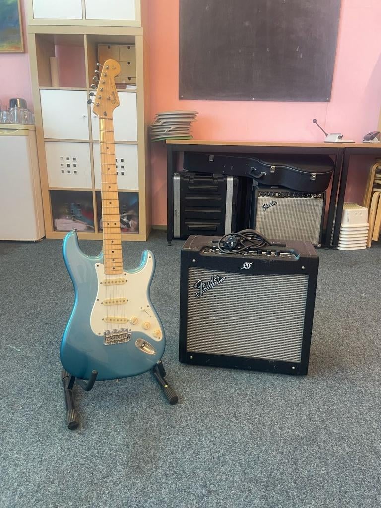 Fender Stratocaster gitaar + Fender Mustang II V2 versterker, Ophalen, Fender, Met versterker, Zo goed als nieuw