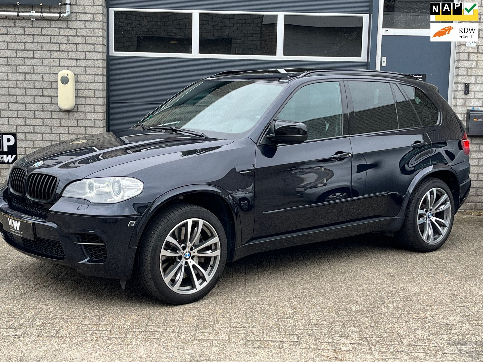 BMW X5 M50d VOLL ! opties Pano stoelairco soft cl trekhaak E, Auto's, Euro 5, Gebruikt, 2993 cc, 255 €/maand