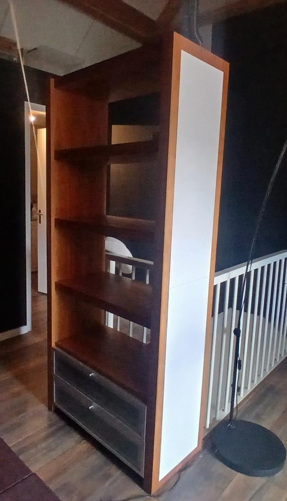 Houten boekenkast met lades, Ophalen