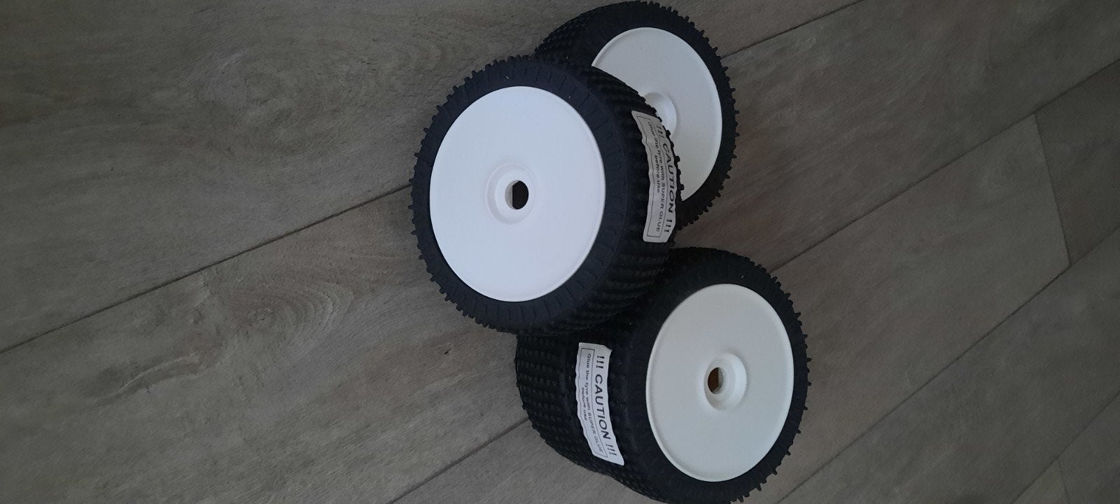 4 nieuwe mcd rc wielen banden., Hobby en Vrije tijd, Modelbouw | Radiografisch | Auto's, Benzine, Verzenden, Nieuw, Onderdeel