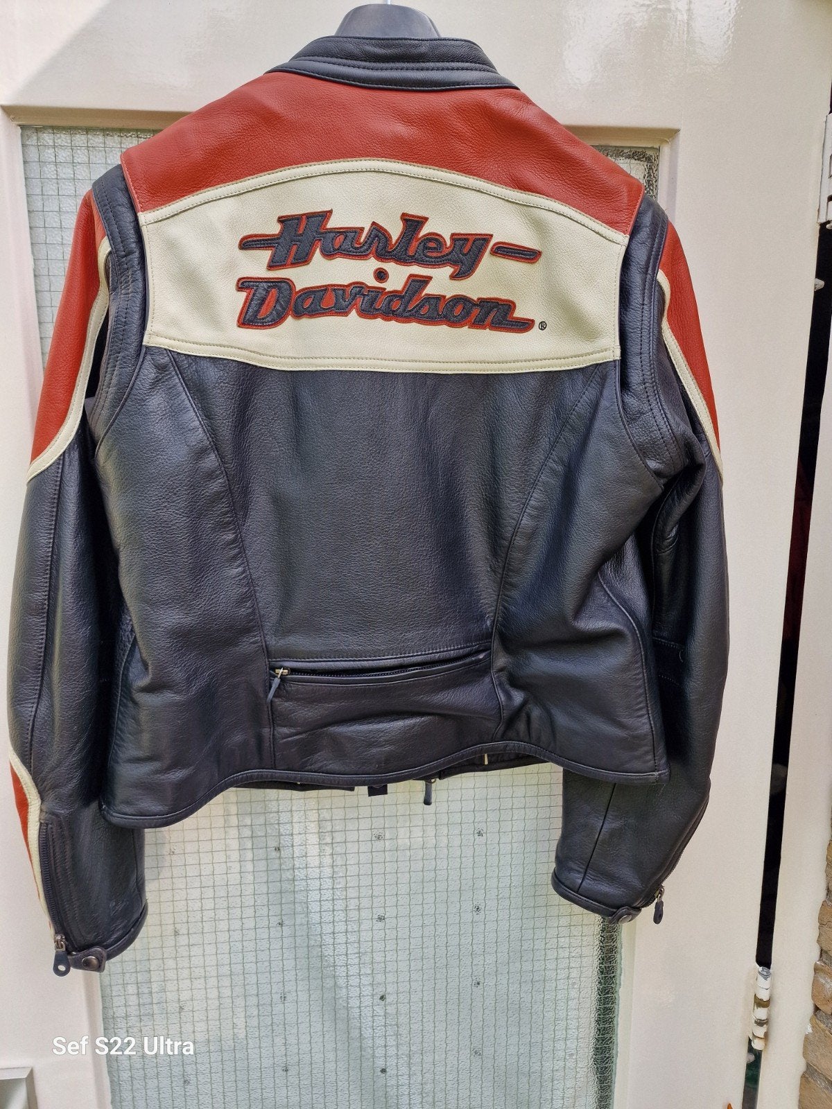 Harley jassen  Dames L+heren L zomer jas, Motoren, Kleding | Motorkleding, Ophalen, Dames, Harley jas, Jas | leer
