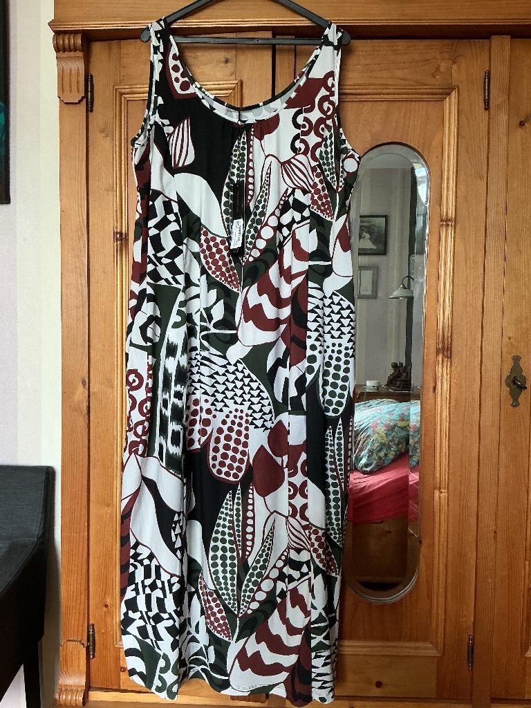 Nieuwe lange jurk van plus basics. Maat 48, Plus Basics, Maat 46/48 (XL) of groter, Nieuw, Ophalen of Verzenden
